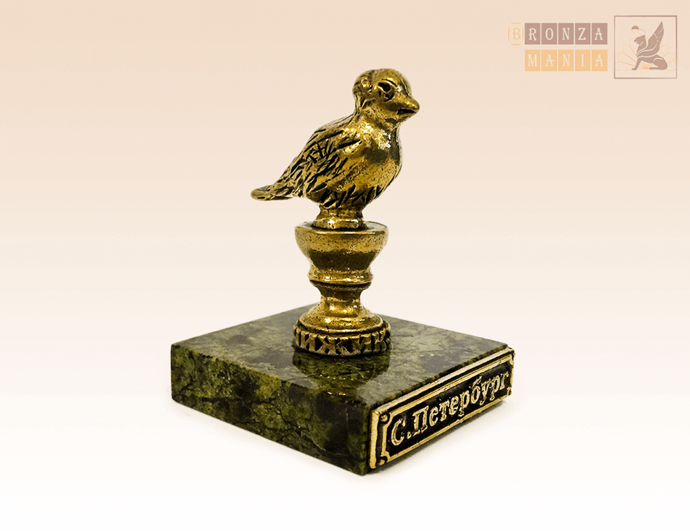 фигурка Чижик-Пыжик на рюмке на змеевике - большой