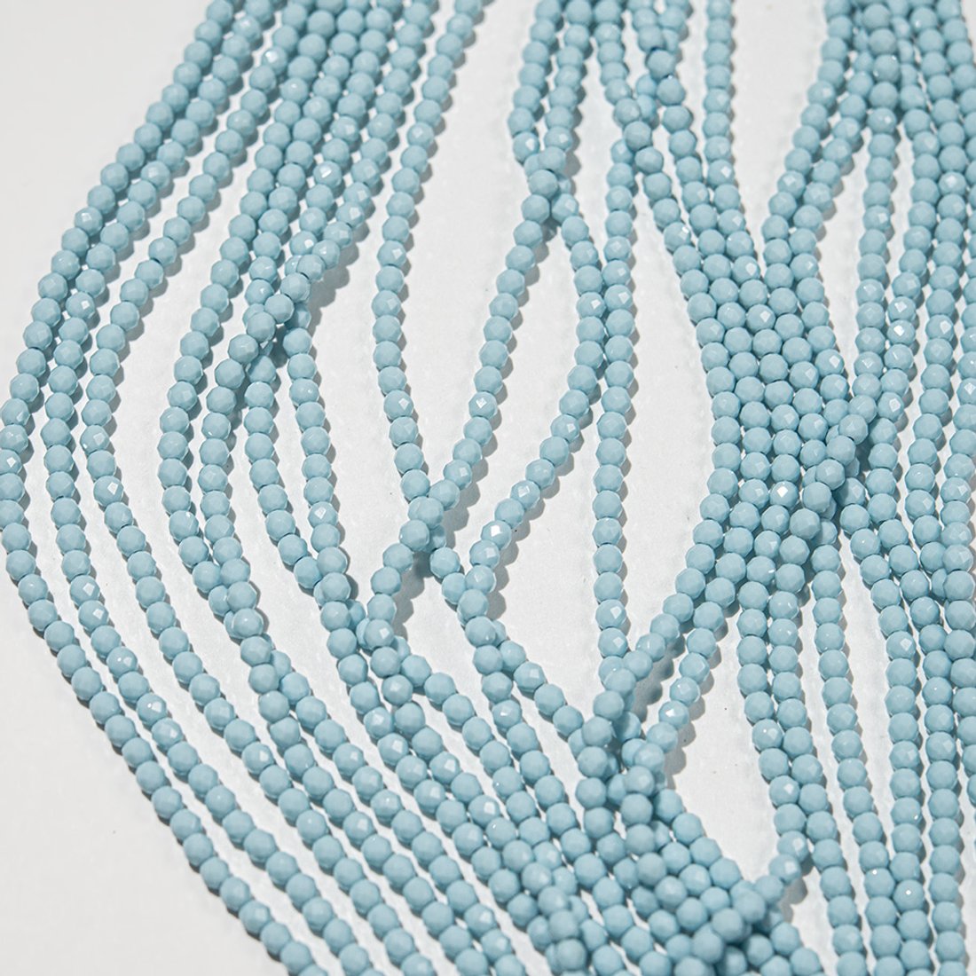 Шпинель синтетическая "Иранская бирюза", 3,1мм, шар, микроогранка