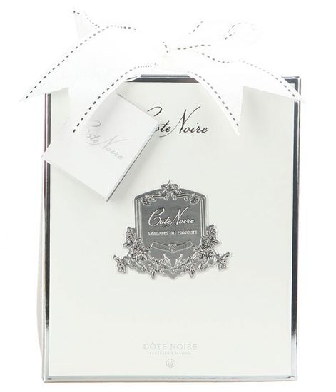 Букет роз цвета слоновая кость в металлической вазе, Cote Noire