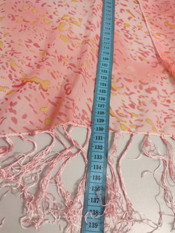 Шарф нежного цвета