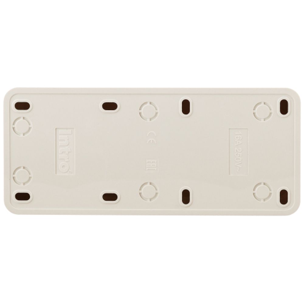 Розетка Intro Quadro 2-206-02 с заземлением трехместная 3х2P+E, 16А-250В, IP20, ОУ, слоновая кость