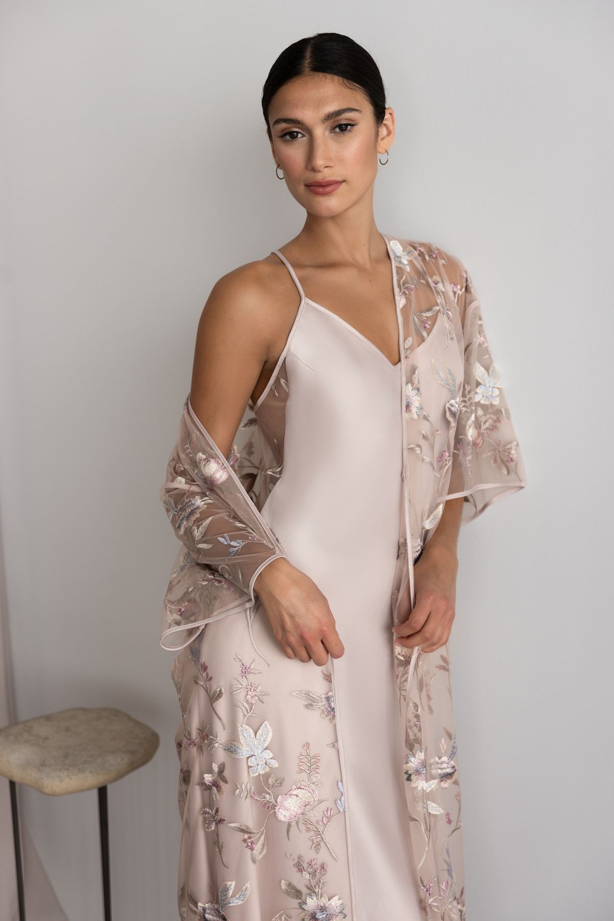 халат из прозрачной ткани с цветочной вышивкой Rya Collection Stunning пыльная роза