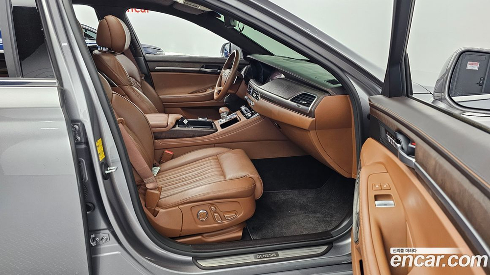 Genesis G90 3.8 AWD (06.2021)