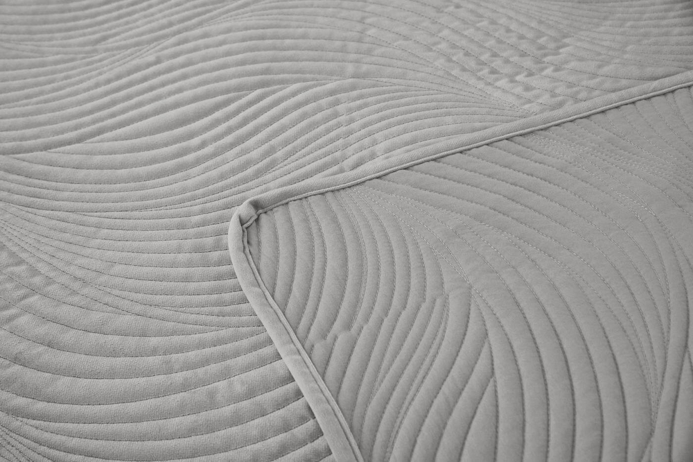 Покрывало 240х260 и 2 наволочки 50x70 Sofi De MarkO Жизель светло-серое