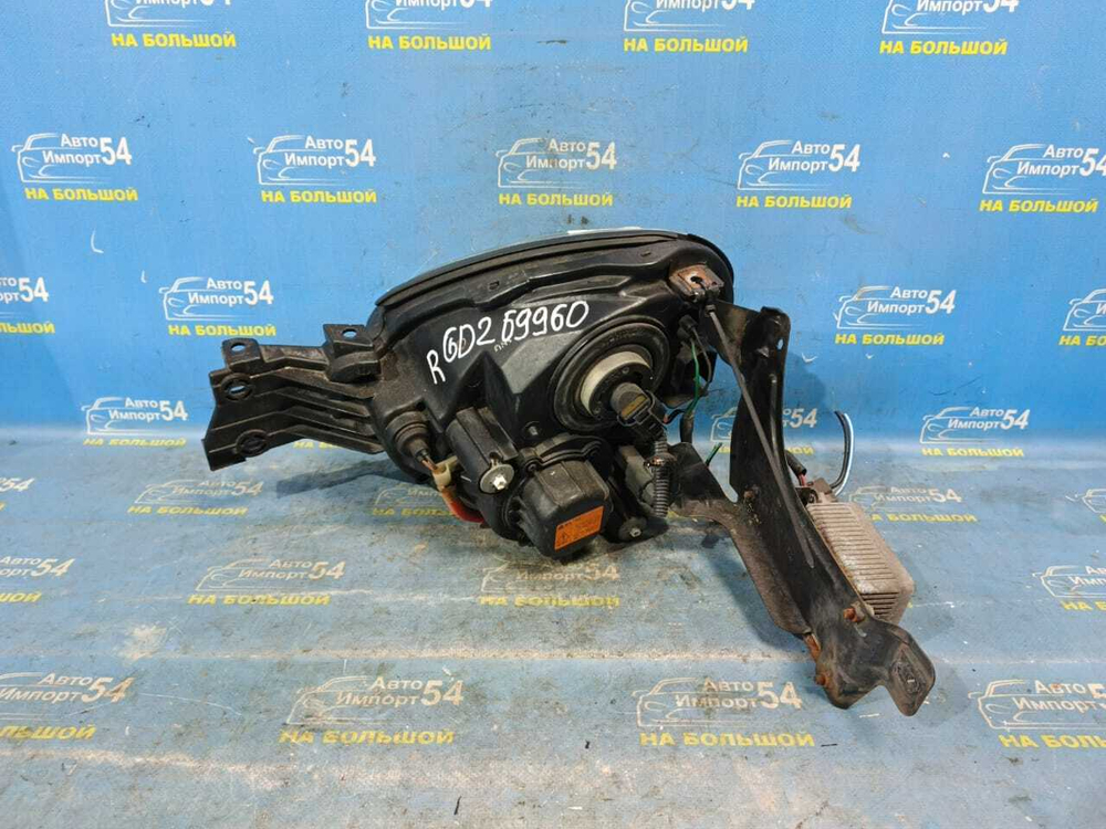 Фара передняя правая SUBARU IMPREZA 2000-2002