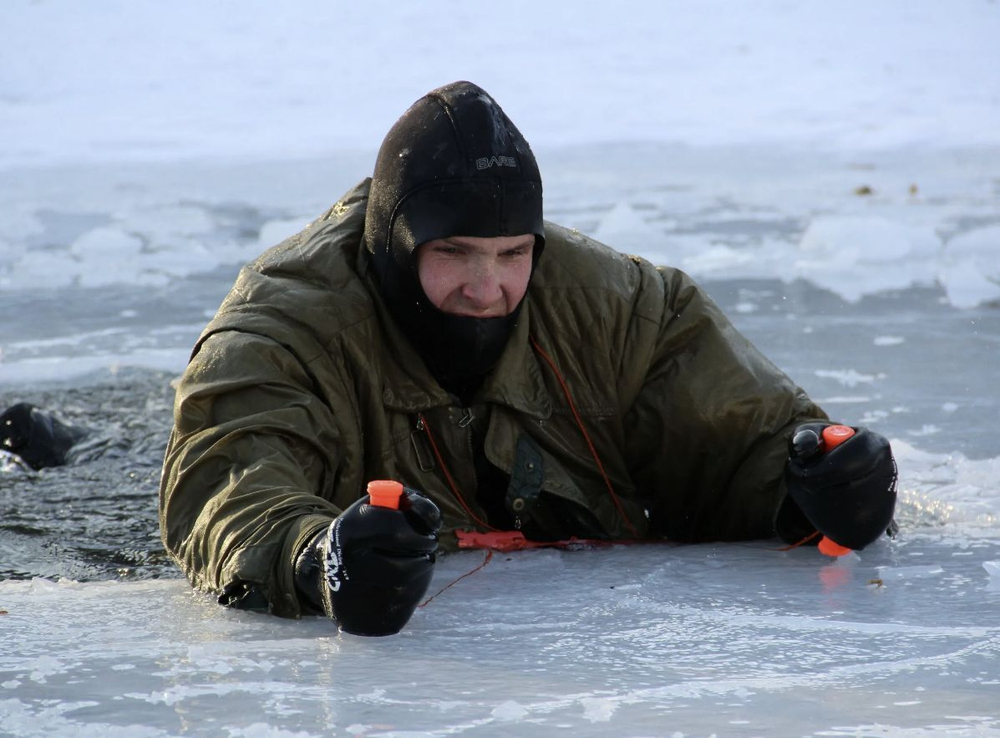 Самоспасатель "Спасалки" для зимней рыбалки (предмет первой необходимости на льду при попадании в полынью)