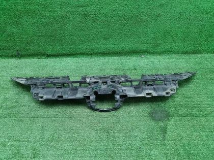 Кронштейн решетки радиатора Toyota RAV4 XA50 18-нв