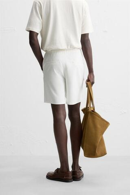 ZARA ШОРТЫ КОМФОРТНОЙ ПОСАДКИ ИЗ РЕЛЬЕФНОЙ ТКАНИ, ЖЕЛТОВАТО-БЕЛЫЙ