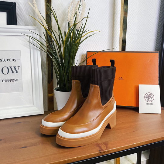 Кожаные ботинки