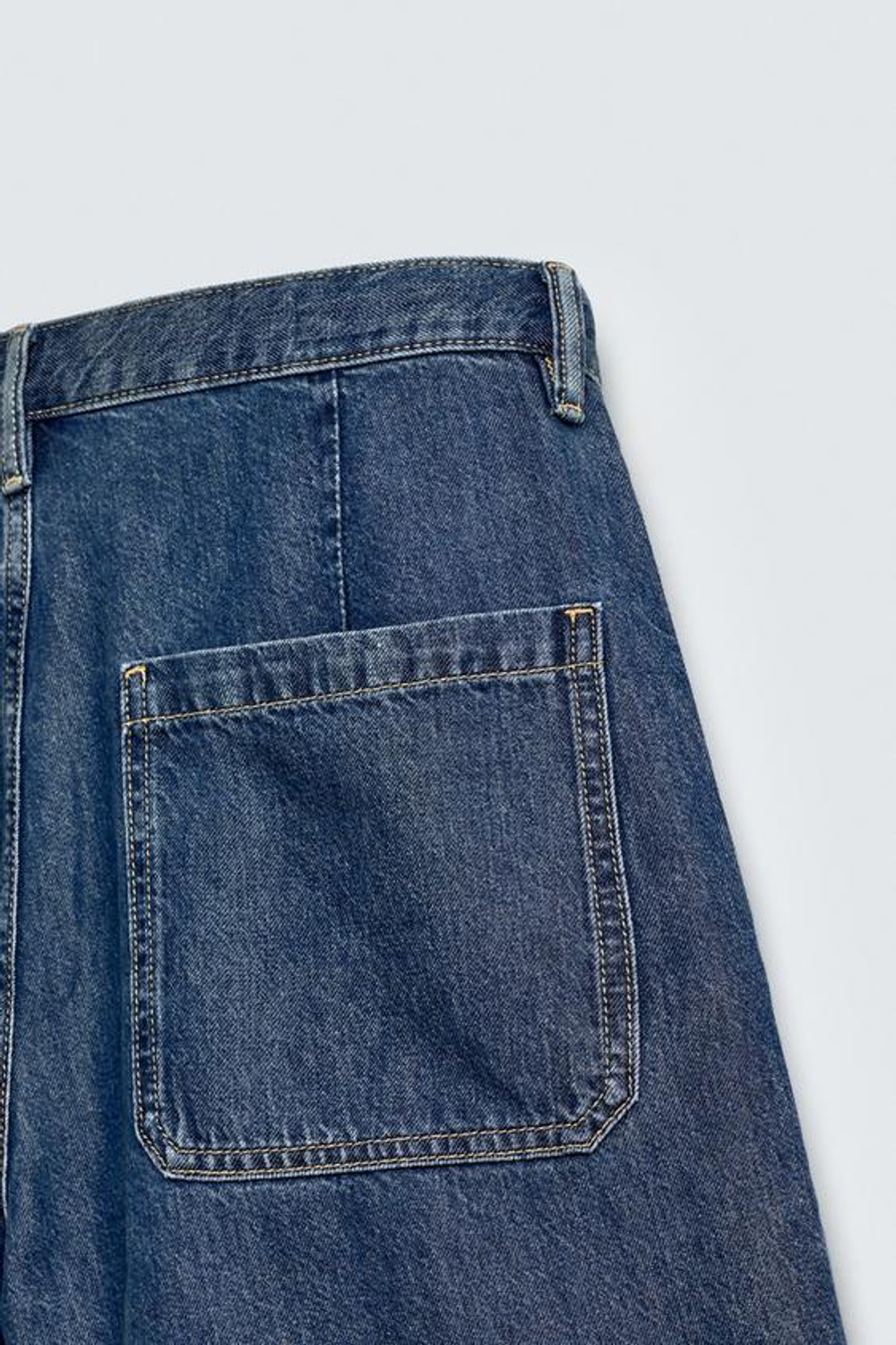 ZARA ЛЕГКИЕ ДЖИНСОВЫЕ ШОРТЫ STRAIGHT FIT, СИНИЙ