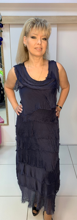 Темно-синее платье-сарафан с шифоновой "рванкой"