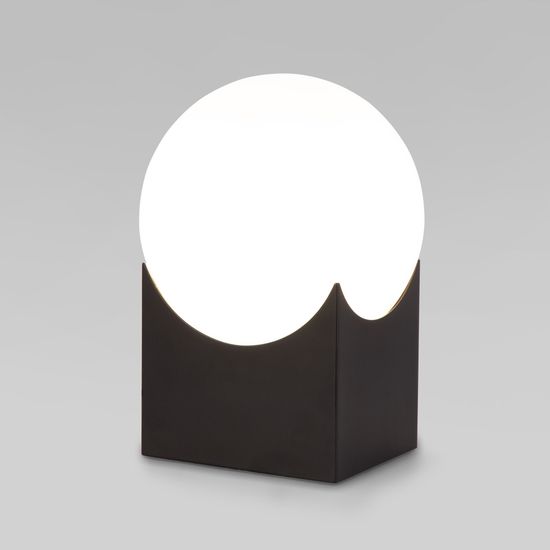 01167/1 / настольный светильник / черный