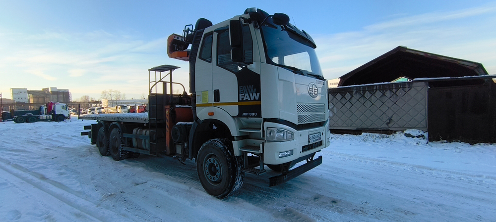 Айсин W0* на шасси FAW CA 3250 6x4 Бортовой с КМУ W0K00 (Дизельный, 8,6 л, 375 л.с., МТ)