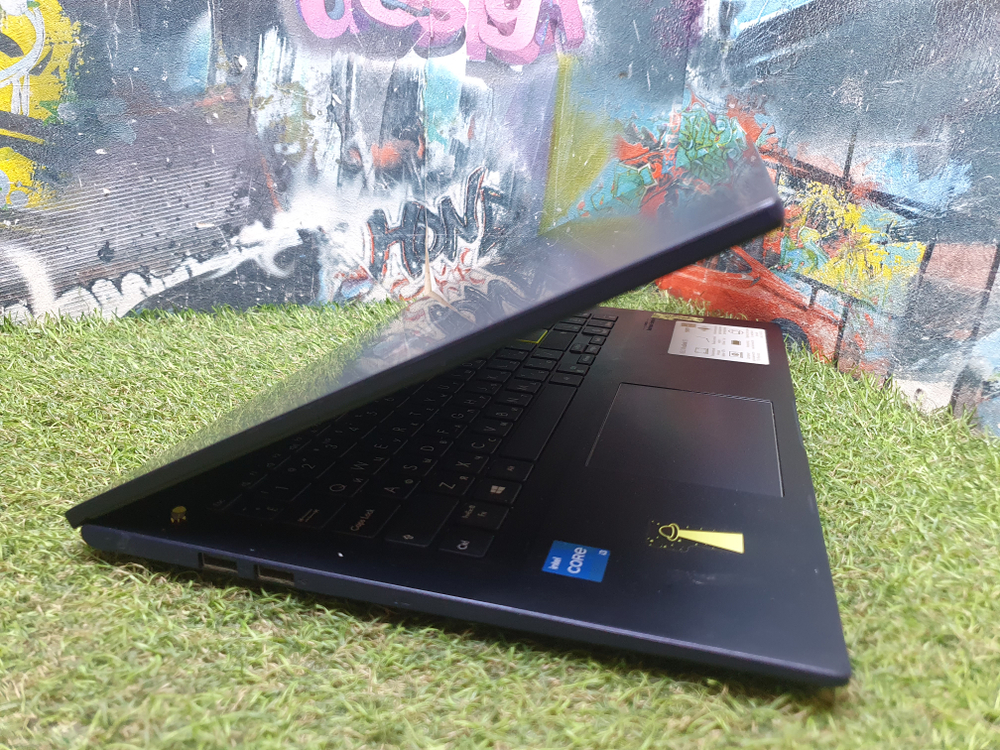 Ноутбук ASUS i3-11/8Gb/FHD