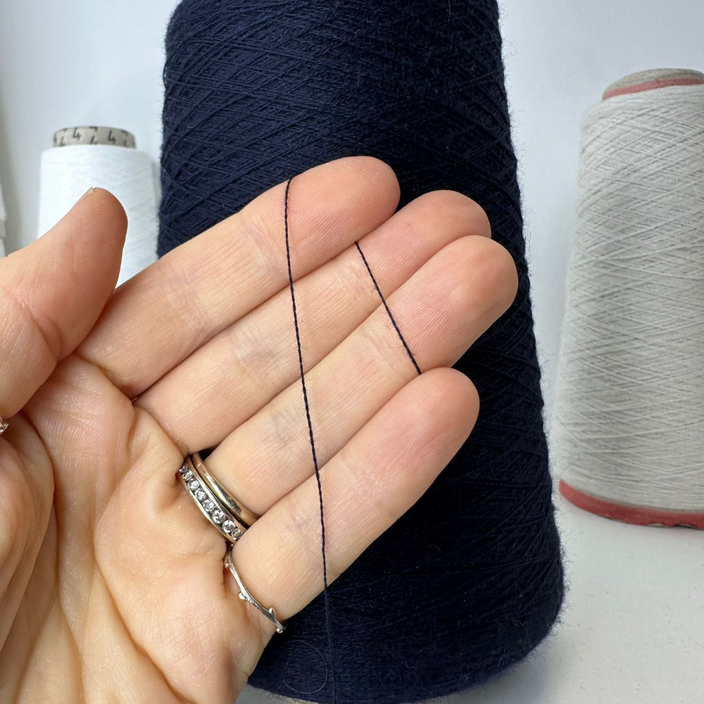 HARMONY - Tollegno 1900; 100% меринос; 3000м/100гр (2/60); цвет: тёмно-синий;