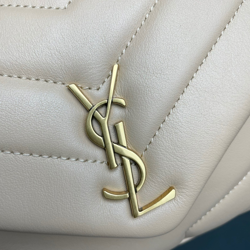 Saint Laurent Loulou 20 cm