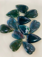 72239-гел Кулон "Вытянутое сердце" из гелиотропа 40*25мм