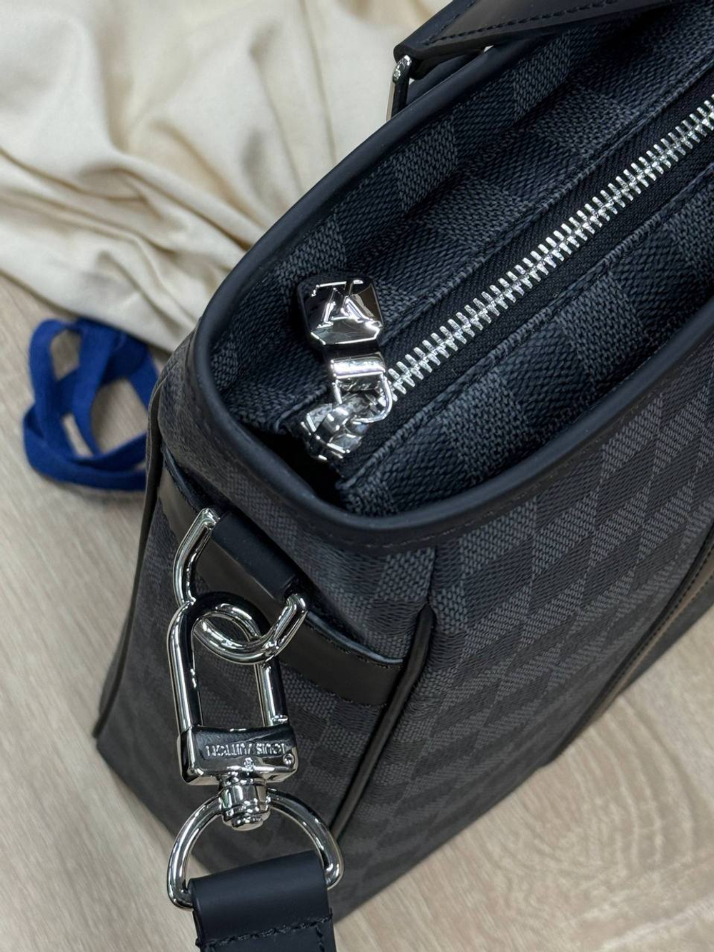 Портфель Louis Vuitton