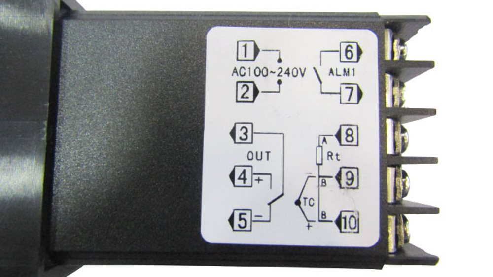 Терморегулятор REX-C100-FK07-M*AN, RELAY (0°С-1372°С)