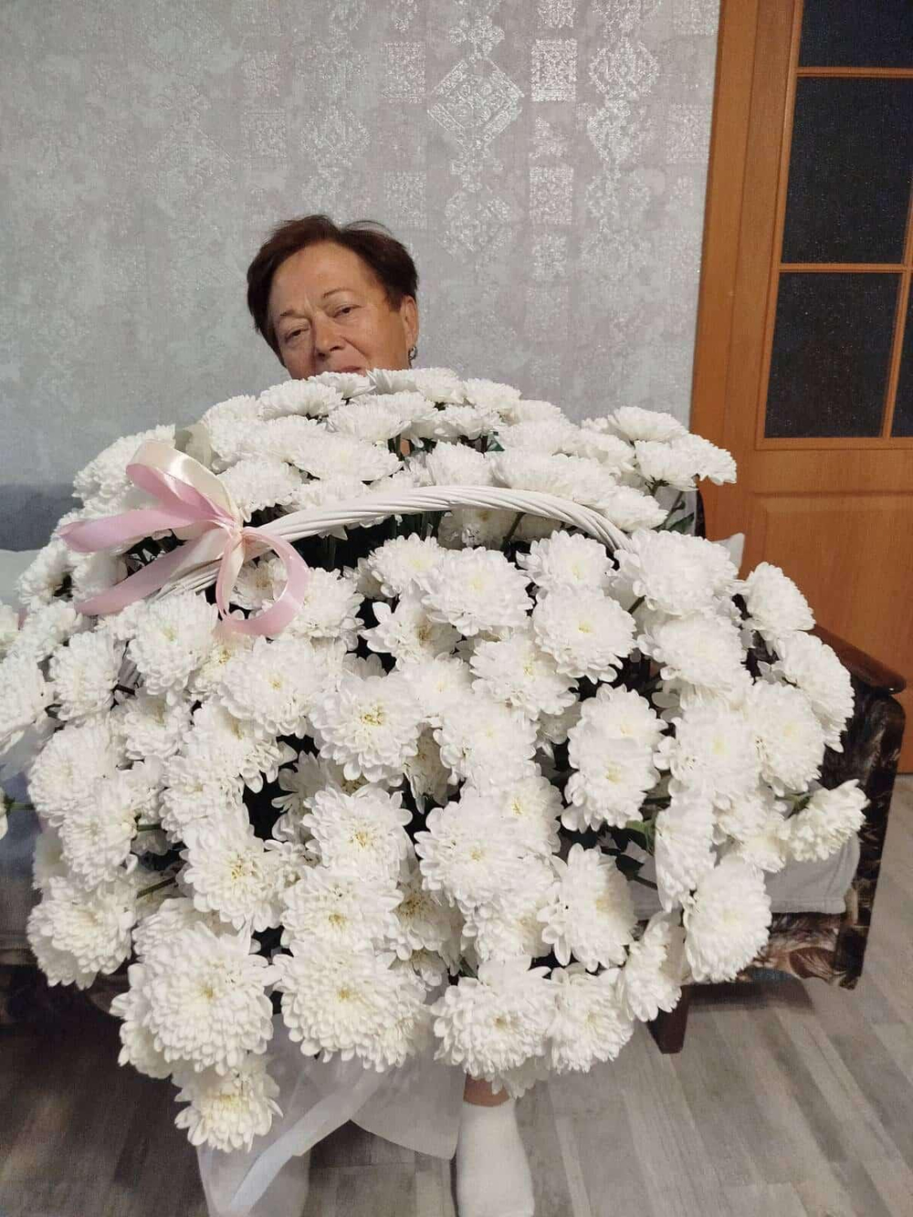 Корзина из 25 хризантем Земблы
