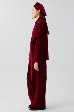 Брюки со складками из бордового бархата