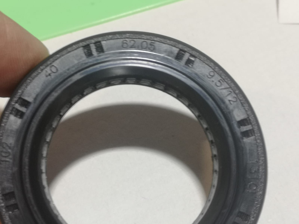 Сальник бака 40x62.05x9.5/12