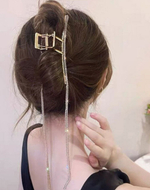 Заколка. Краб зажим для волос с квадратной дугой с тремя полосками из страз и длинными кисточками. Цвет золото