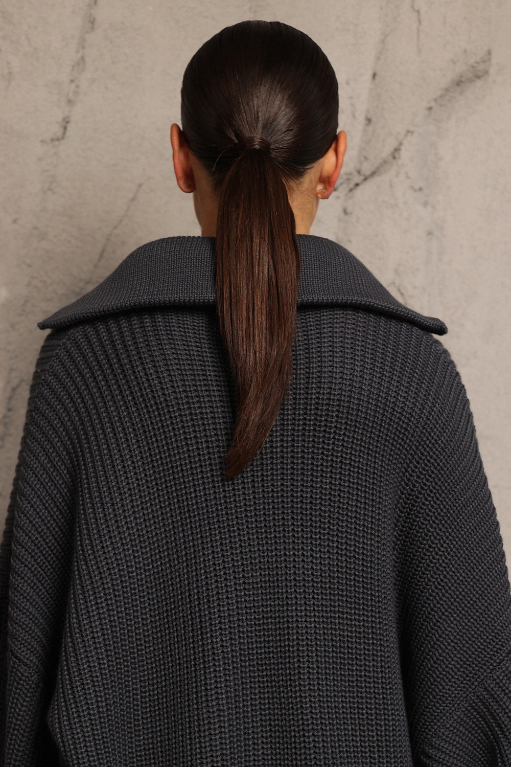 Свитер на молнии