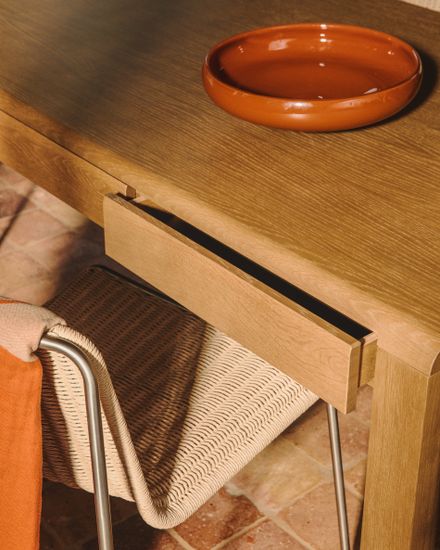 Стол Arelida из дуба со светло-коричневой отделкой, 220 x 100 см