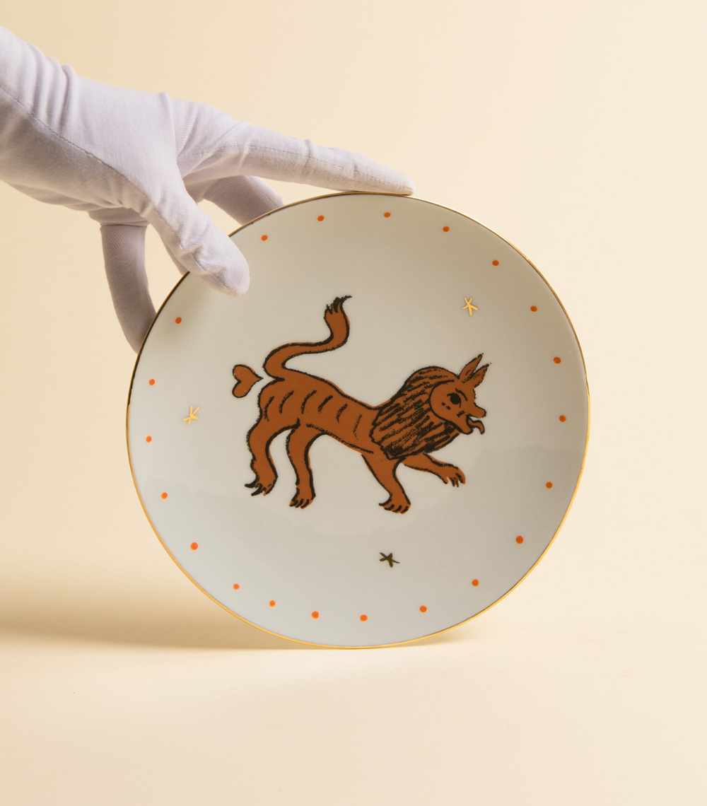 Тарелка десертная – Пукающий зверь или любовь сильнее страха, 20 см | Arshá