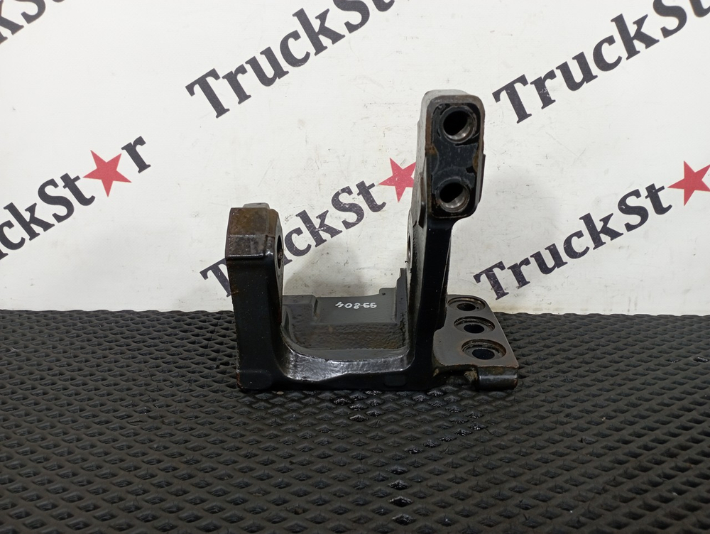 Кронштейн передней рессоры левый 2020г.