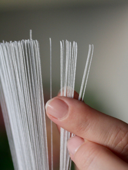 Проволока длинная японская формат U в зеленой упаковке № 35 Белая, длина 72 см согнута пополам, 100 штук.