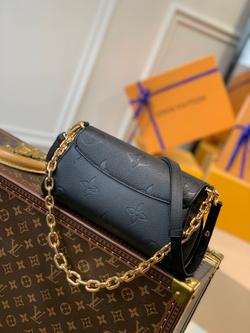 Louis Vuitton Favorite