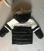 Стильный пуховик Moncler