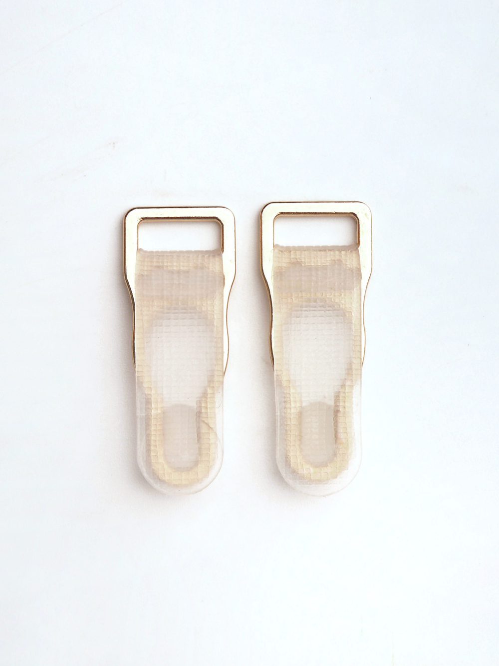 Чулкодержатель металлический светлое золото ширина 1 см