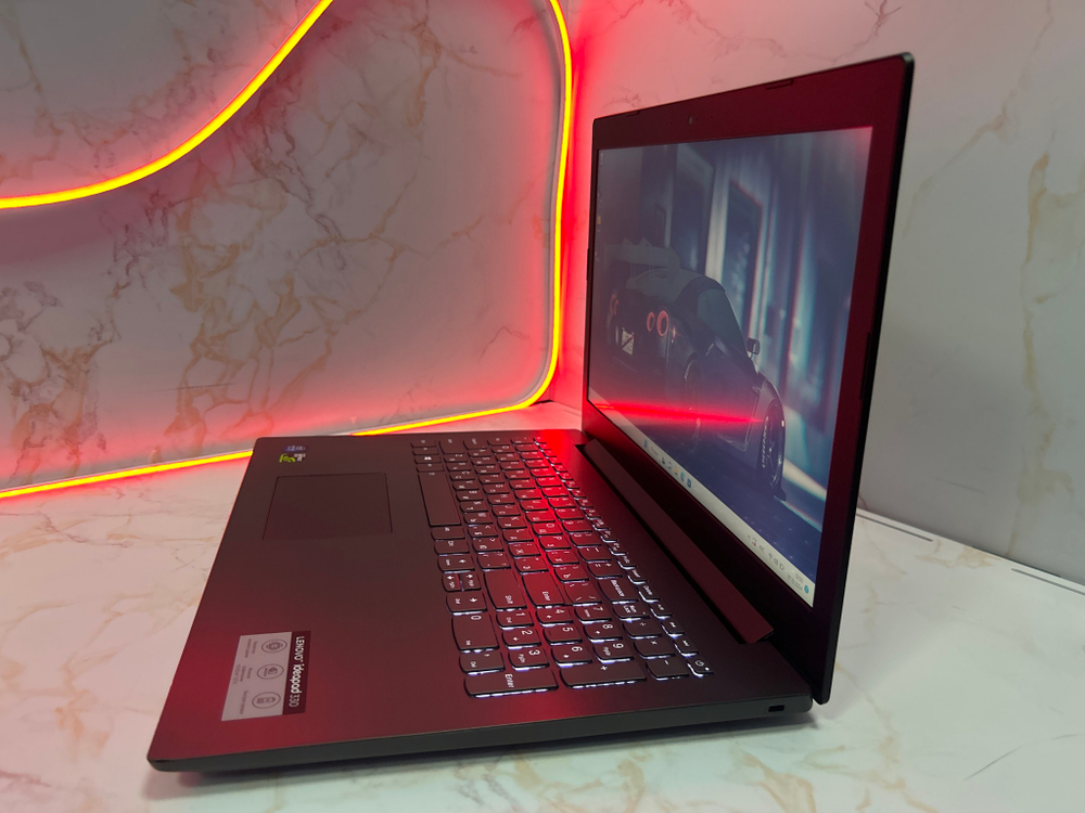 Ноутбук Lenovo 330-15ICH. CPU: i5-8300H 2.3 ГГц, RAM: 8 ГБ, HDD: 1 Тб+16 Гб Intel Optane, GPU: GeForce GTX 1050 4 ГБ, OS: Windows 11, LCD: 15.6" 1920x1080, Состояние: B1