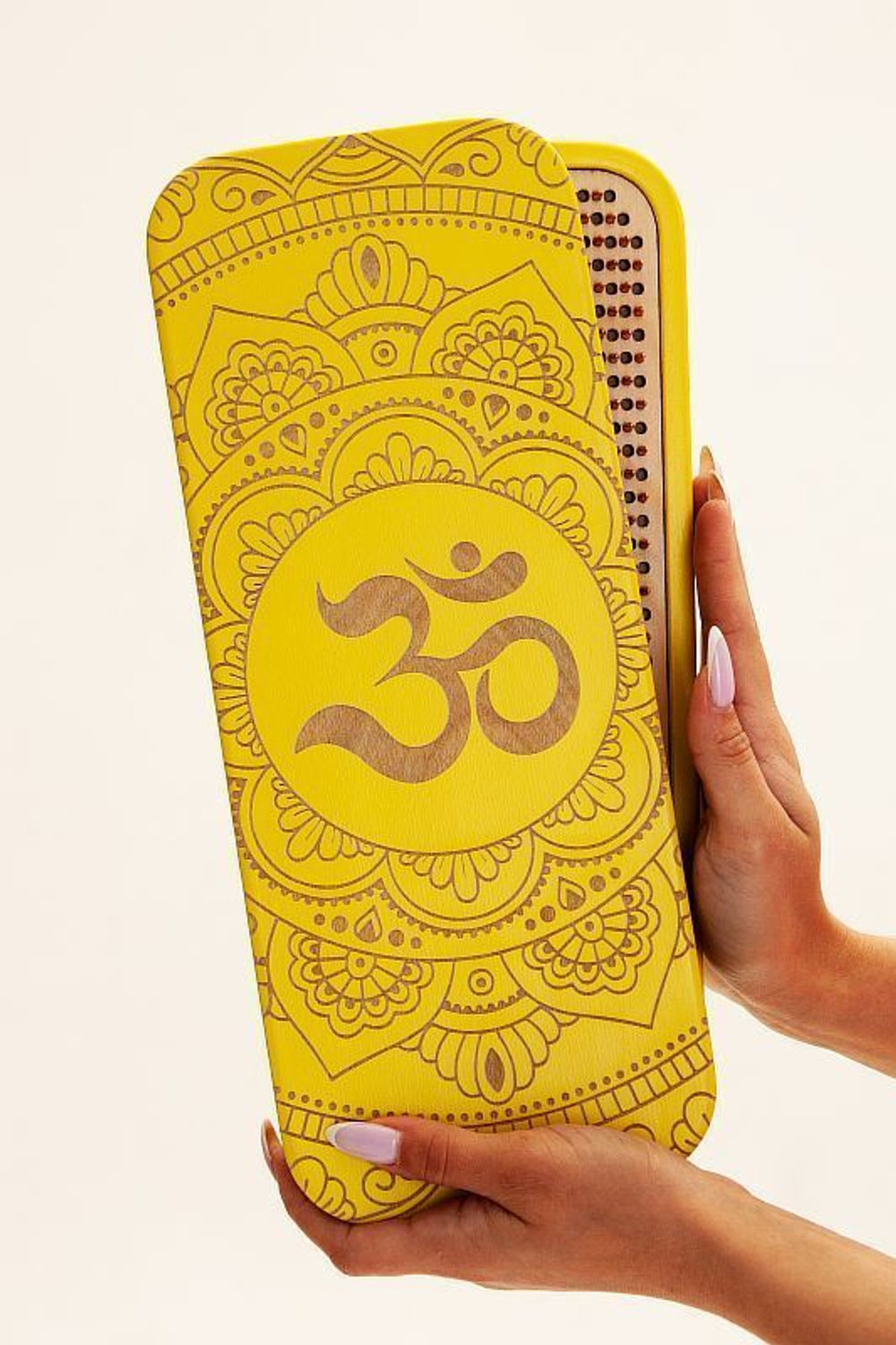 Доска садху Ом большой алюминиевые гвозди