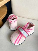 Новые кроссовки Fendi, 23