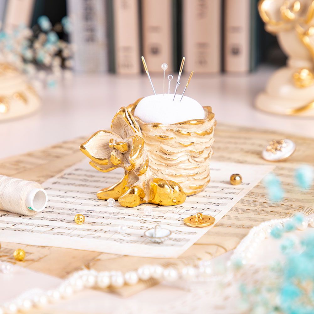 Игольница Орхидея Ликаста Айвори