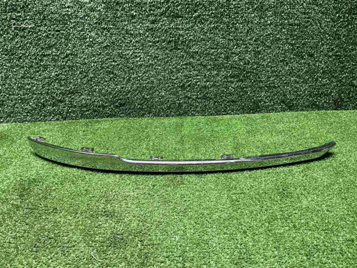 Накладка переднего бампера правая Hongqi HS5 19-нв