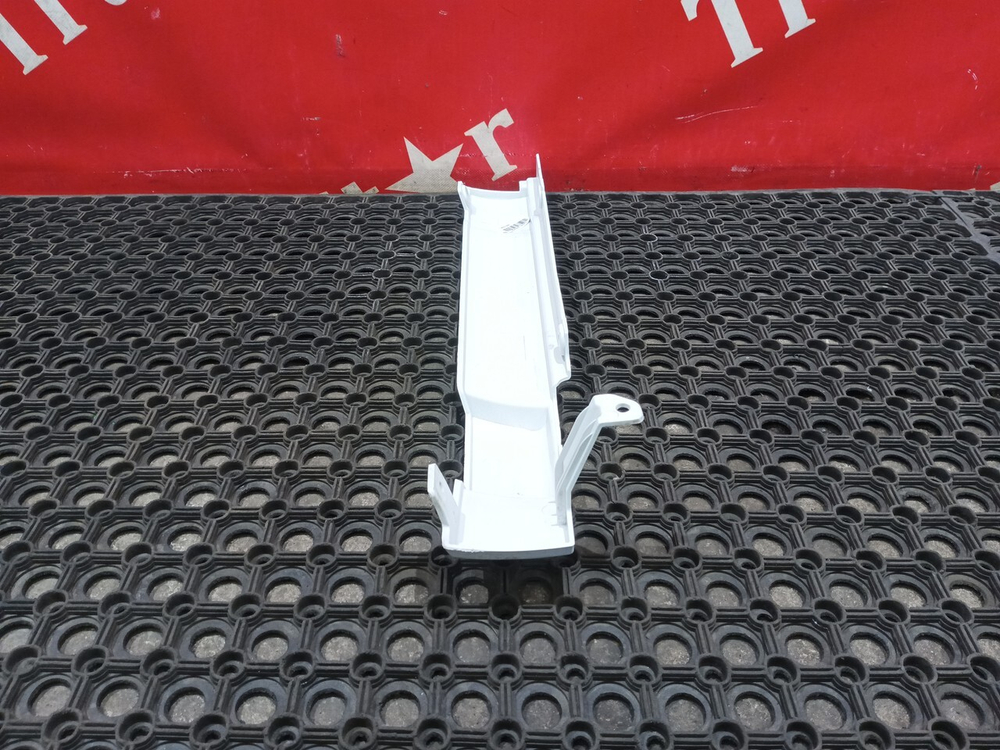 Накладка угла кабины правая 2022г