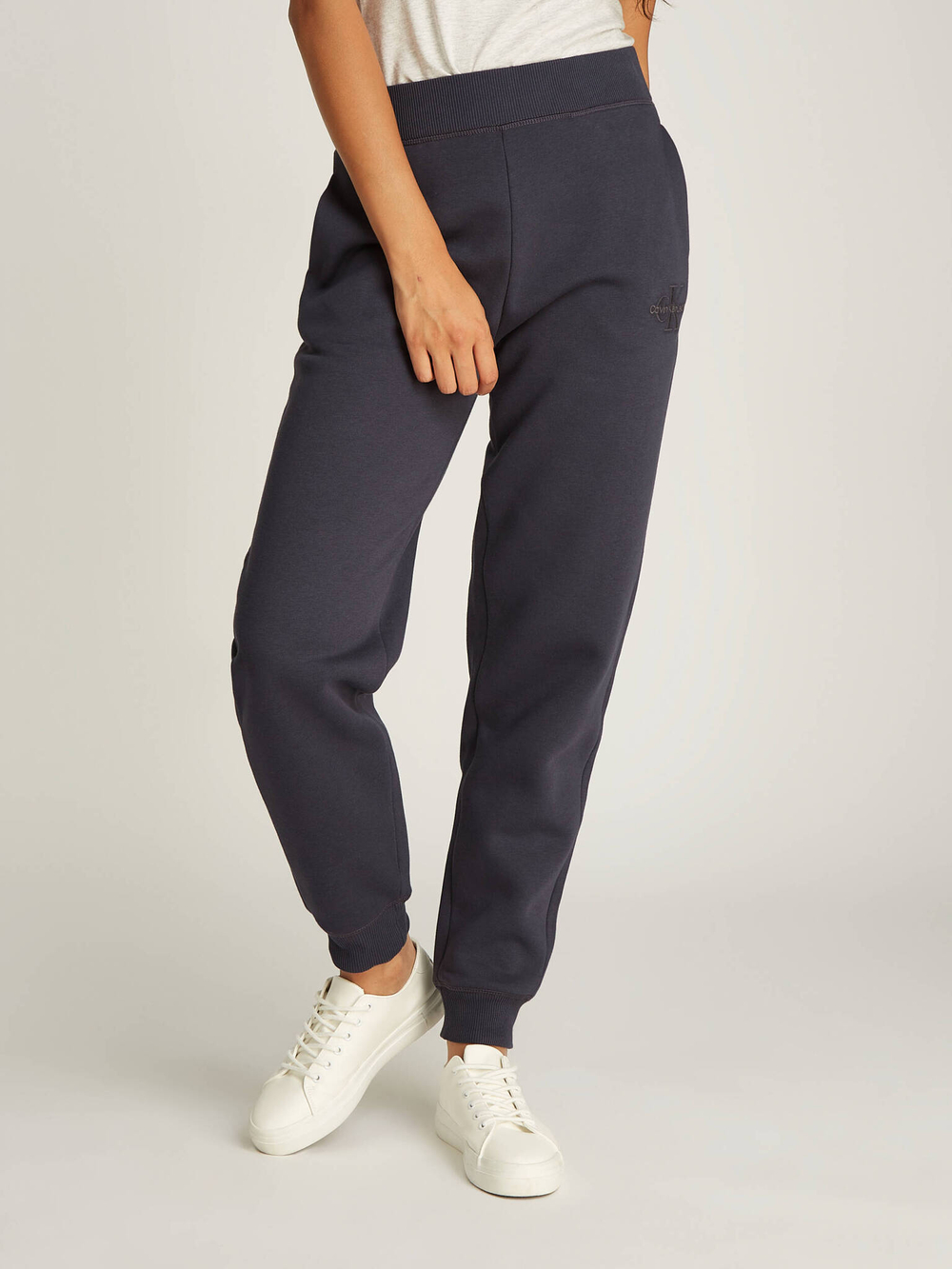 Спортивные штаны CALVIN KLEIN JEANS - графитовый(J20J223590)