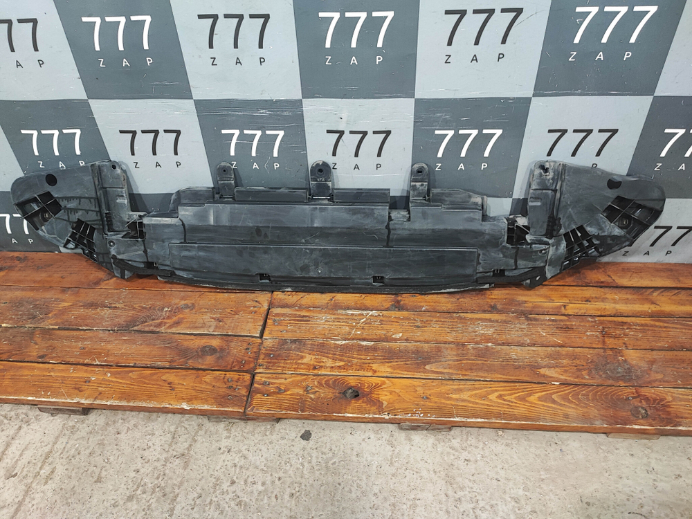 Пыльник защита переднего бампера Toyota Camry (XV70) 17-нв Б/У Оригинал 5261833060