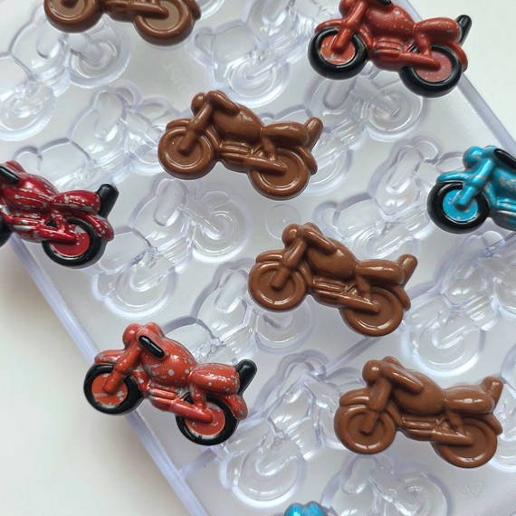 374 | Форма для шоколадных конфет "Мотоцикл" (275*175 мм)