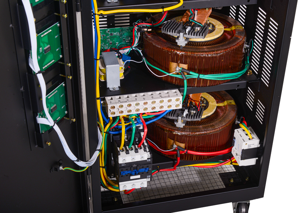 Стабилизатор напряжения Ресанта АСН-30000/3-ЭМ