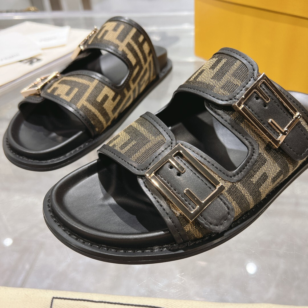 Fendi Feel Slides