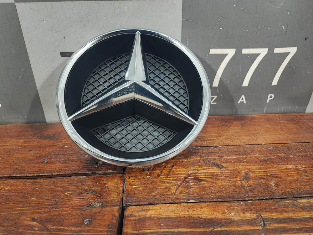 Эмблема Mercedes ML GLE (W166) 11-18 Новая Оригинал A0008172116