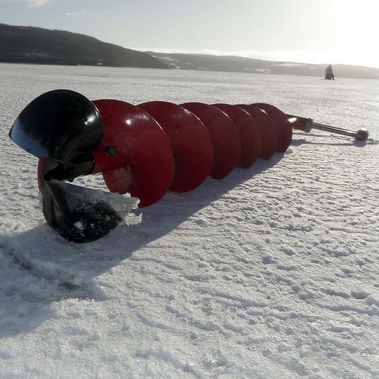 Ледобуры, пешни