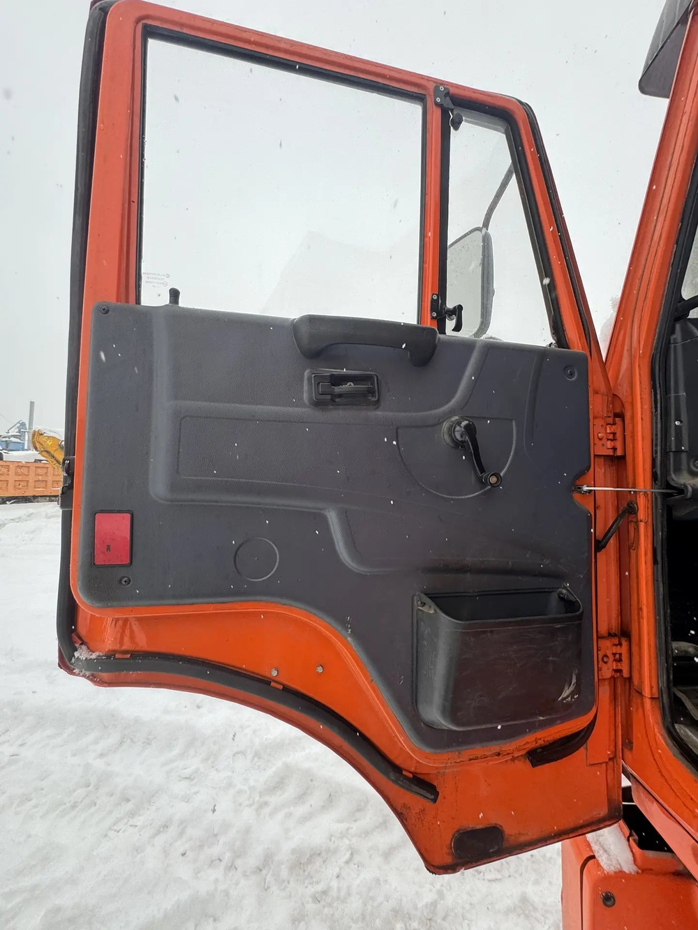 КамАЗ 6520 6x4 Самосвал 6520-26012-53 (Дизельный, 11,8 л, 400 л.с., МТ)