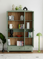 Шкаф витрина 113х32х186, Бритта, стеклянная, для посуды, в гостиную, напольный, массив сосны, 3 двери, эвкалипт, Dipriz